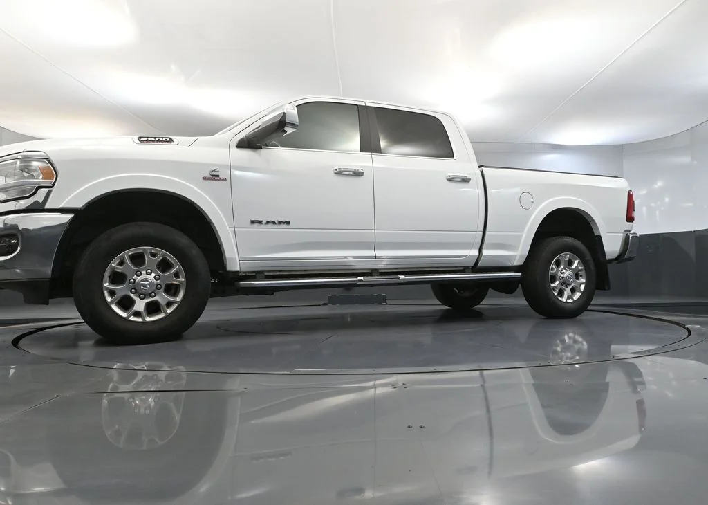 Used 2022 White Ram Laramie image 54