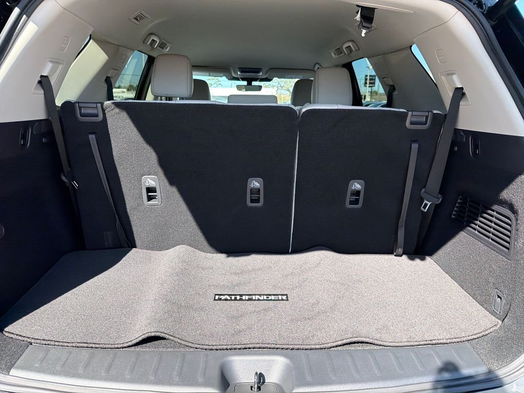 New 2026 Nissan Pathfinder SL 4D Sport Utility