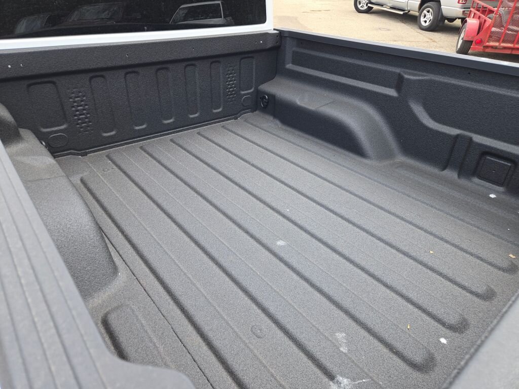 New 2026 Bright White Clear-Coat Exterior Paint Jeep Rubicon X image 16