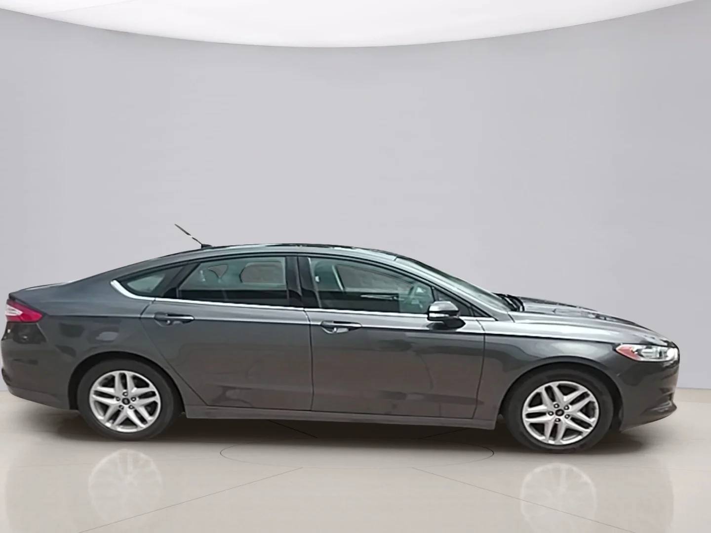 Used 2016 Gray Ford SE image 6