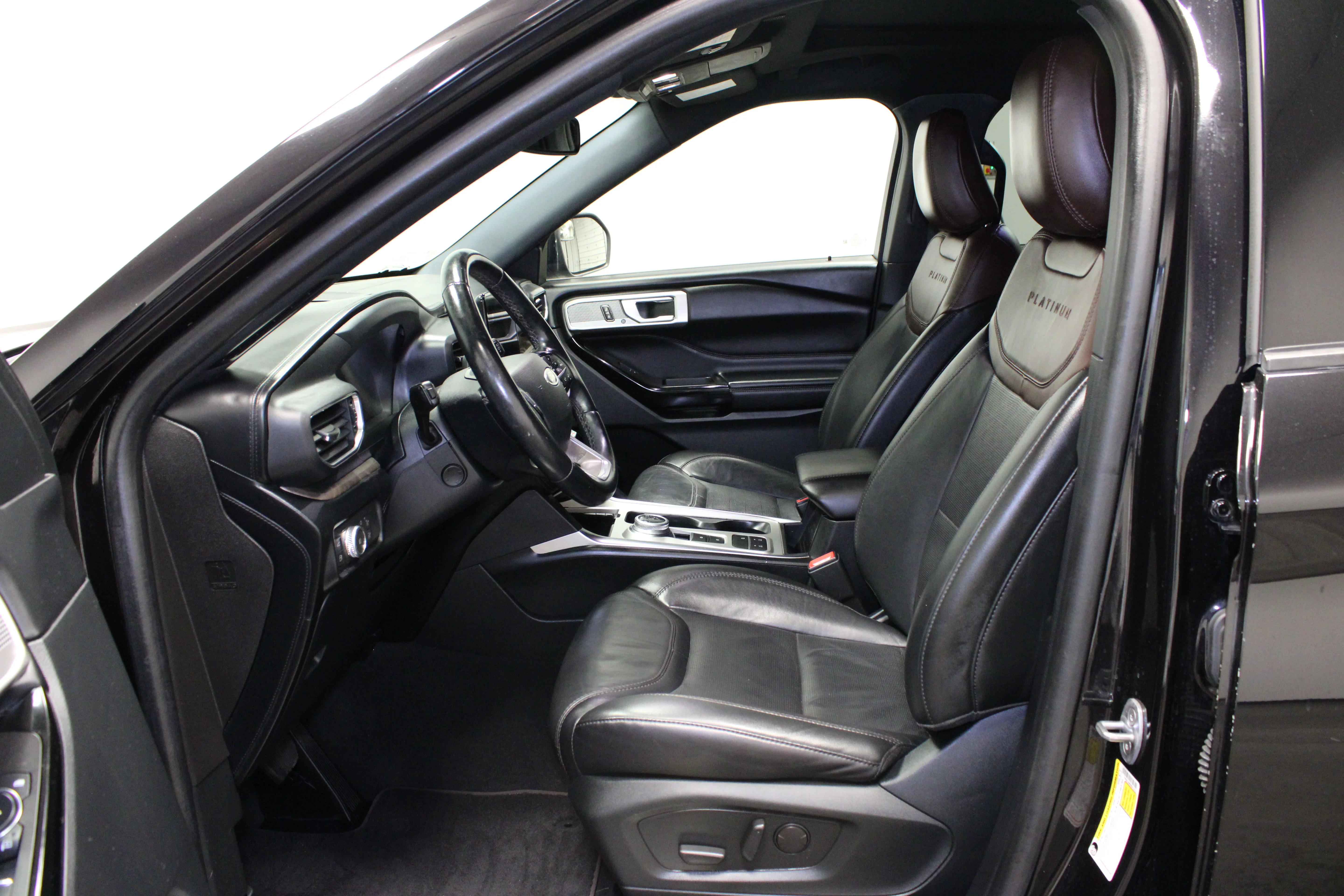 Used 2022 Agate Black Metallic Ford Platinum image 19