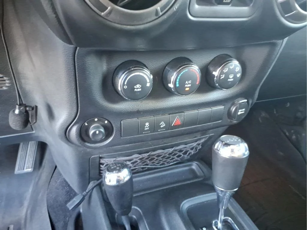 Used 2017 Black Jeep Unlimited Sport image 25