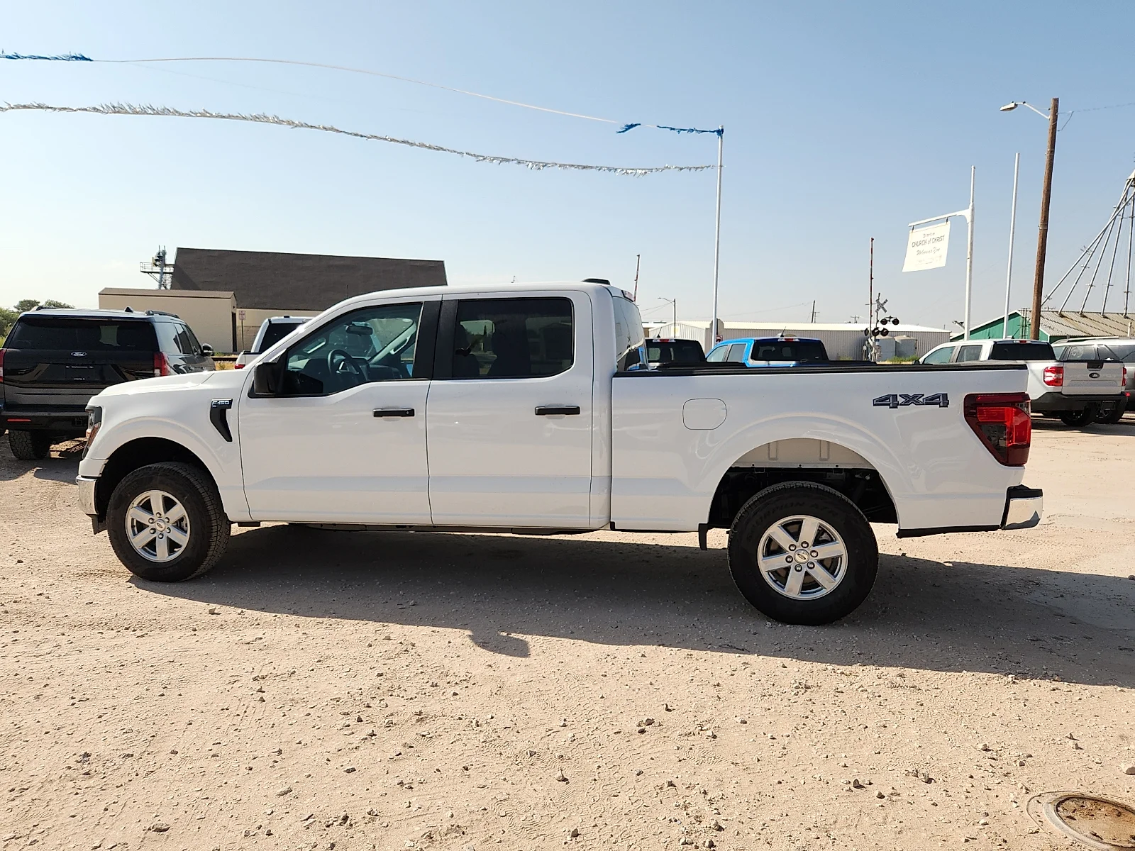 New 2026 Oxford White Ford XL image 4
