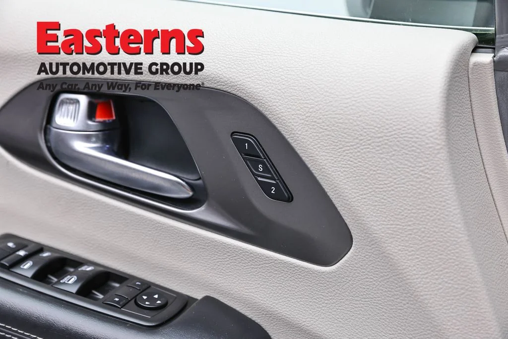 Used 2023 White Chrysler Touring L image 21