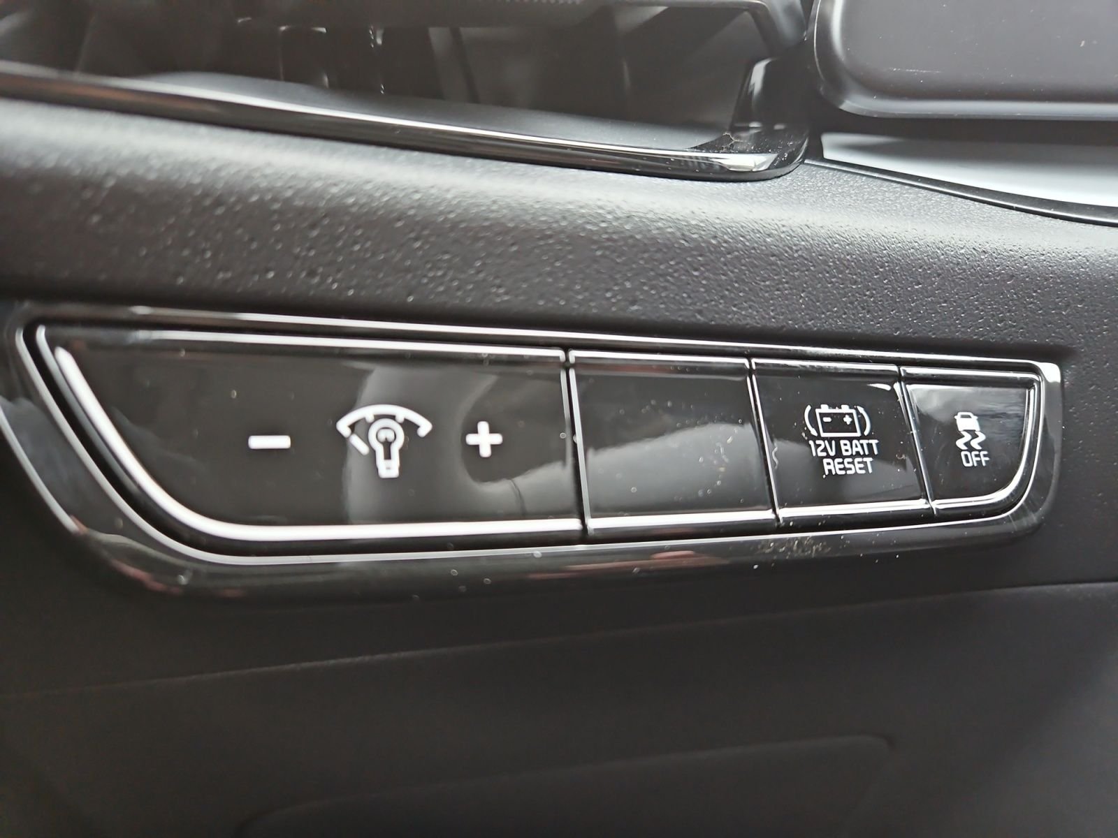 2025 Kia Niro LX - Photo 23