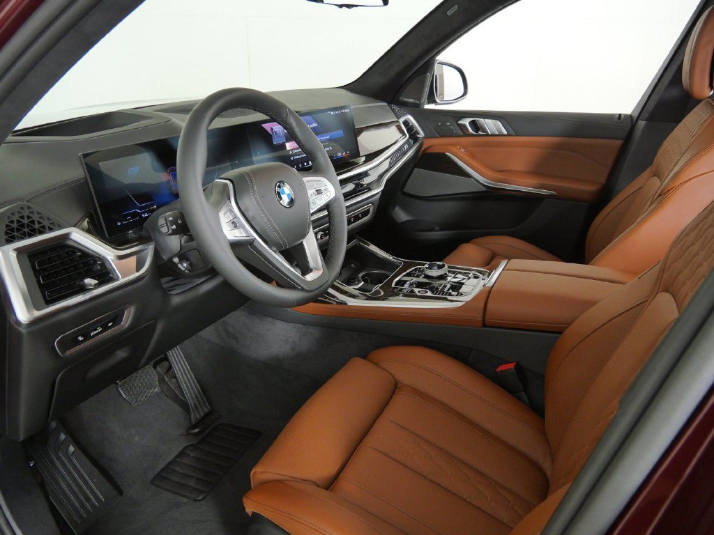 Used 2027 Red BMW xDrive40i image 38