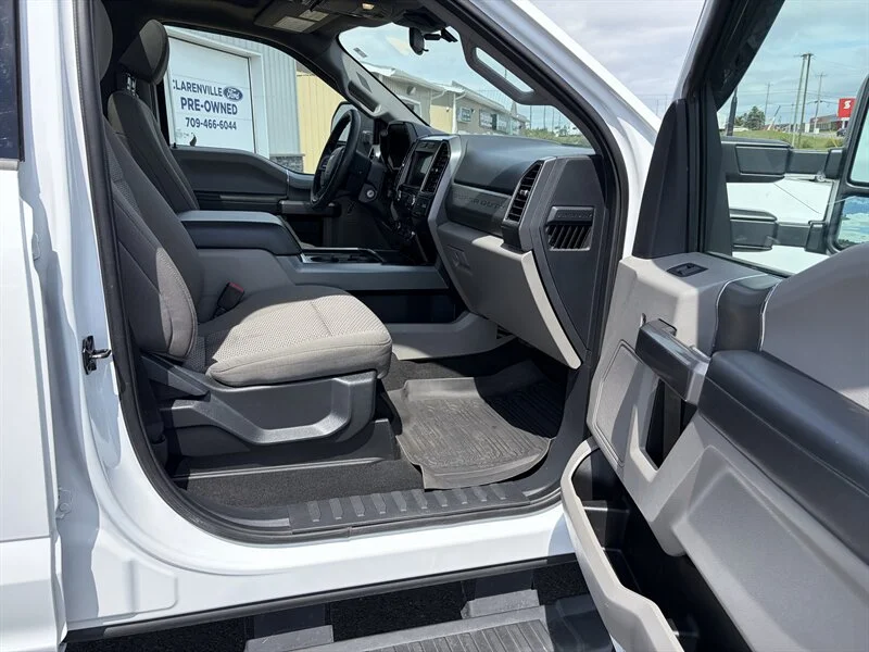 Used 2022 White Ford Super Duty XLT image 5