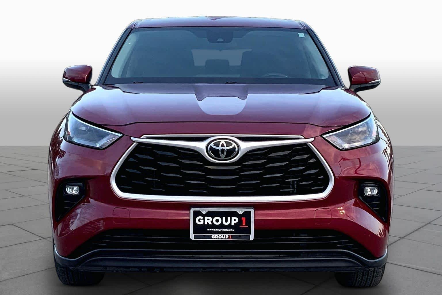 Used 2022 Ruby Flare Pearl Toyota LE image 4