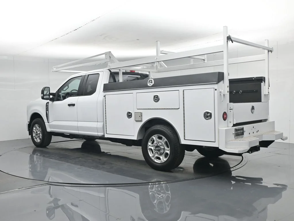 New 2026 Oxford White Ford XLT image 6