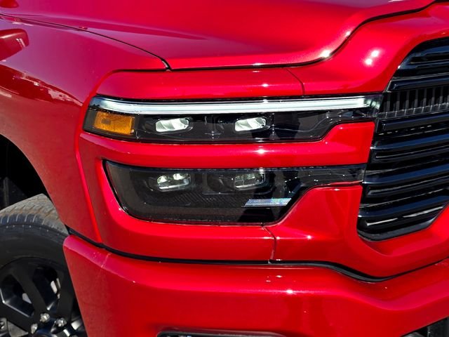 New 2026 Molten Red Pearl-Coat Exterior Paint RAM Laramie image 32