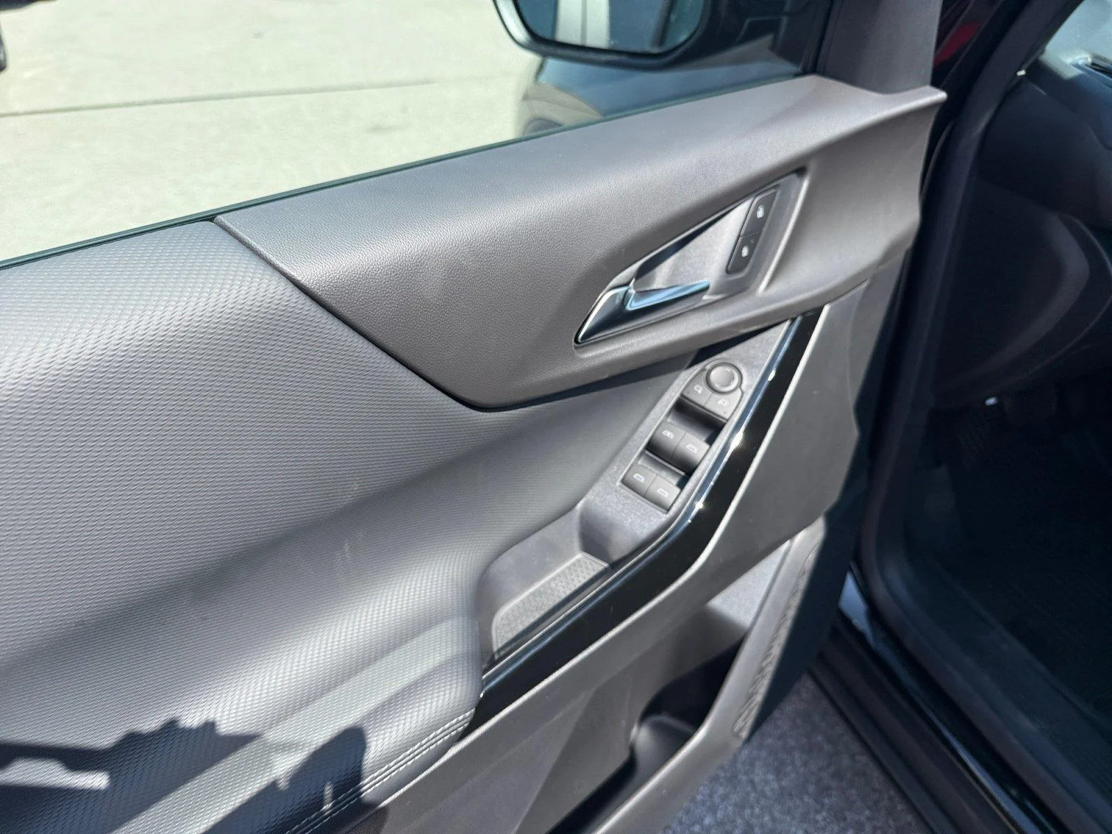 2027 Chevrolet Equinox LT - Photo 11