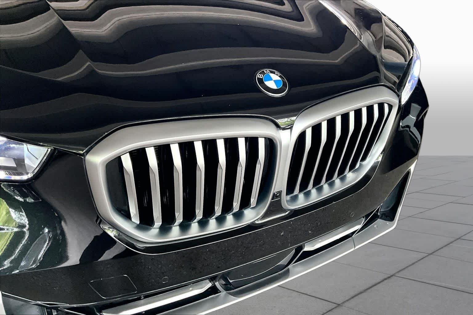 Used 2024 Black Sapphire Metallic BMW xDrive40i image 29