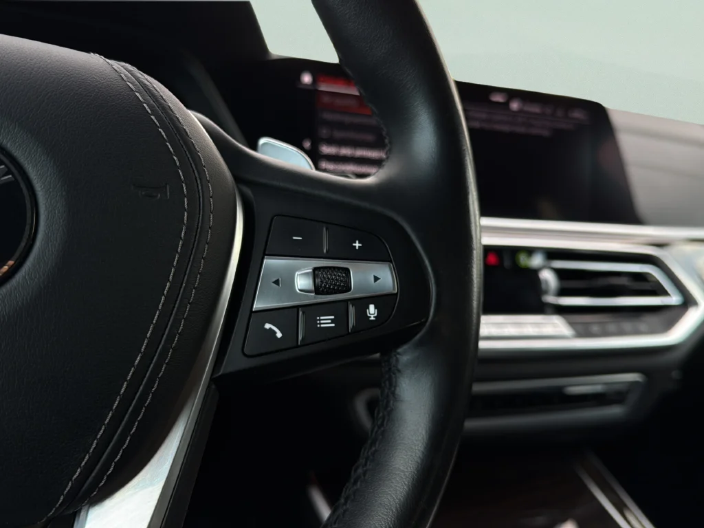 Used 2019 Arctic Gray Metallic BMW xDrive40i image 16