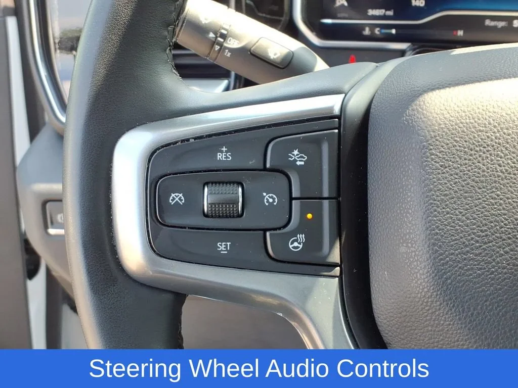 Used 2025 Summit White Chevrolet LT image 17