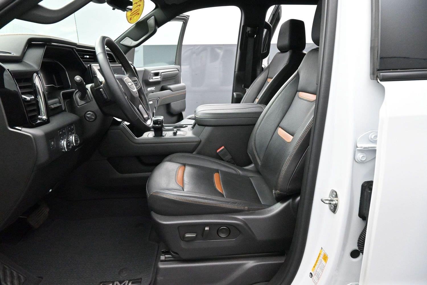 Used 2023 SUMMIT WHITE GMC AT4 image 13