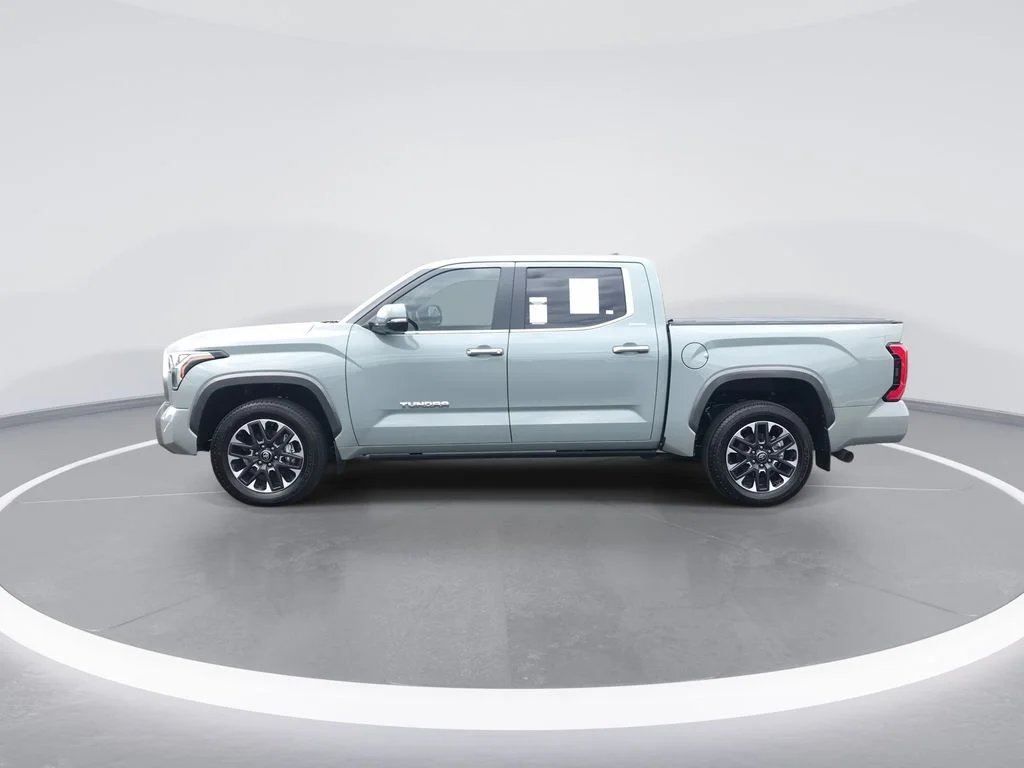 Used 2025  Toyota Limited image 5