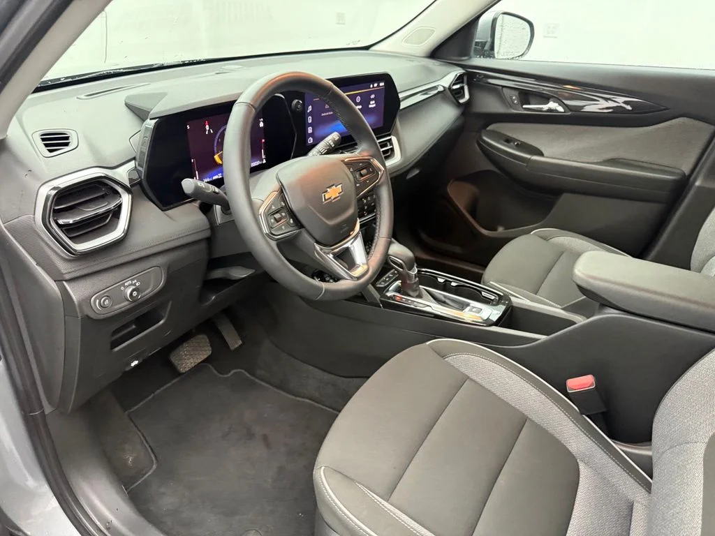 Used 2024 Gray Chevrolet LT image 18