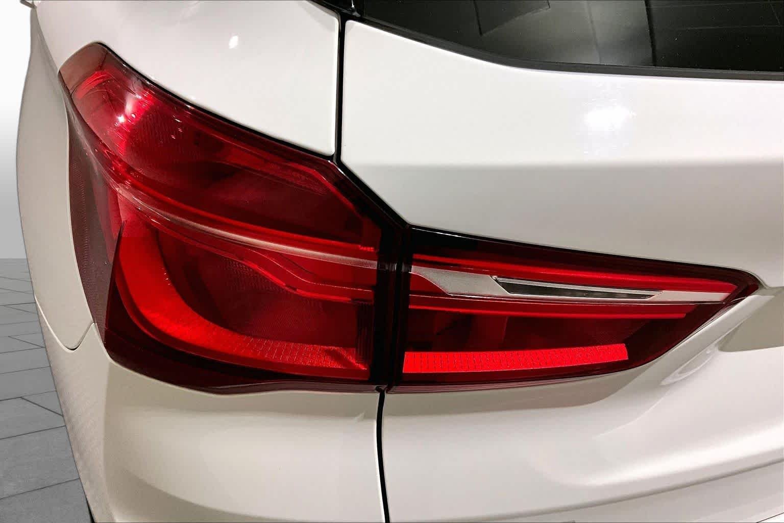 Used 2021 Alpine White BMW xDrive28i image 27