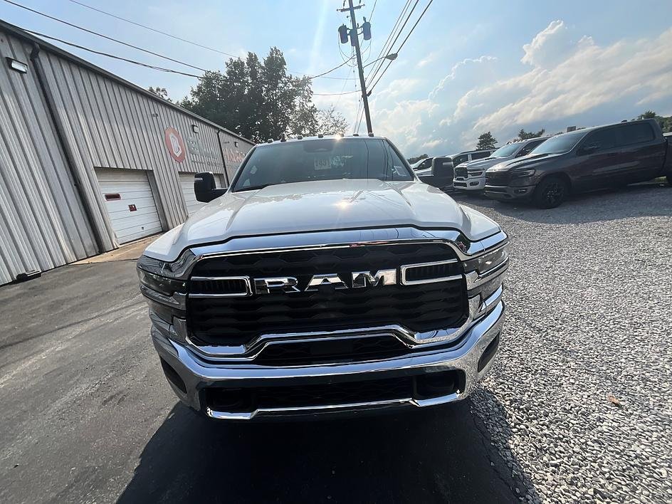 New 2026 Bright White Clearcoat RAM Tradesman image 2