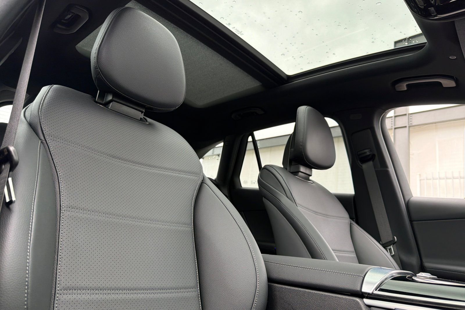 New 2026 MANUFAKTUR Alpine Grey Mercedes-Benz GLC 300 image 3