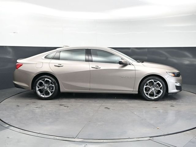 Used 2024 Mineral Gray Metallic Chevrolet LT image 4