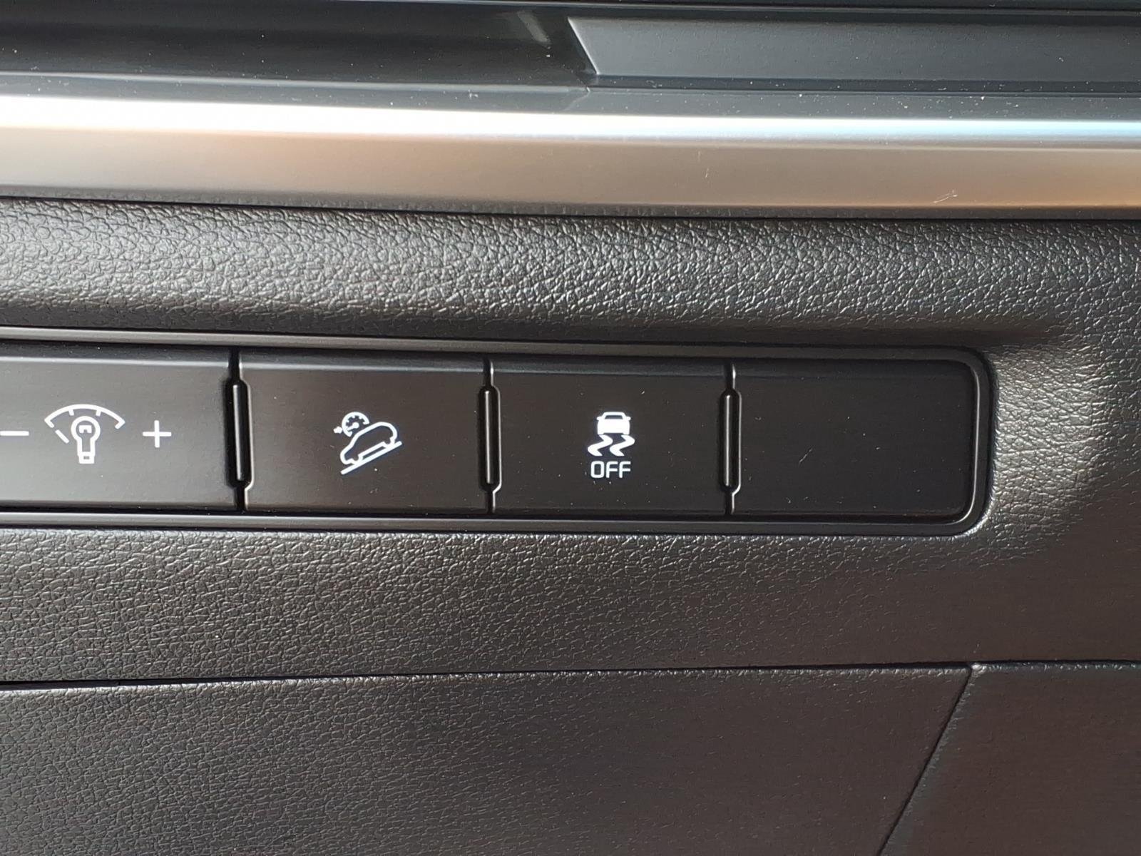 Used 2023  KIA S image 9