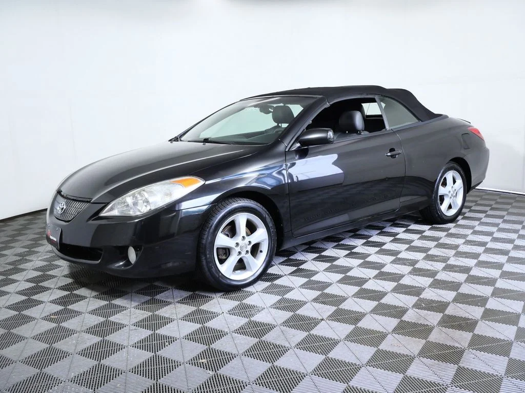 Used 2004 Black Toyota SLE image 5