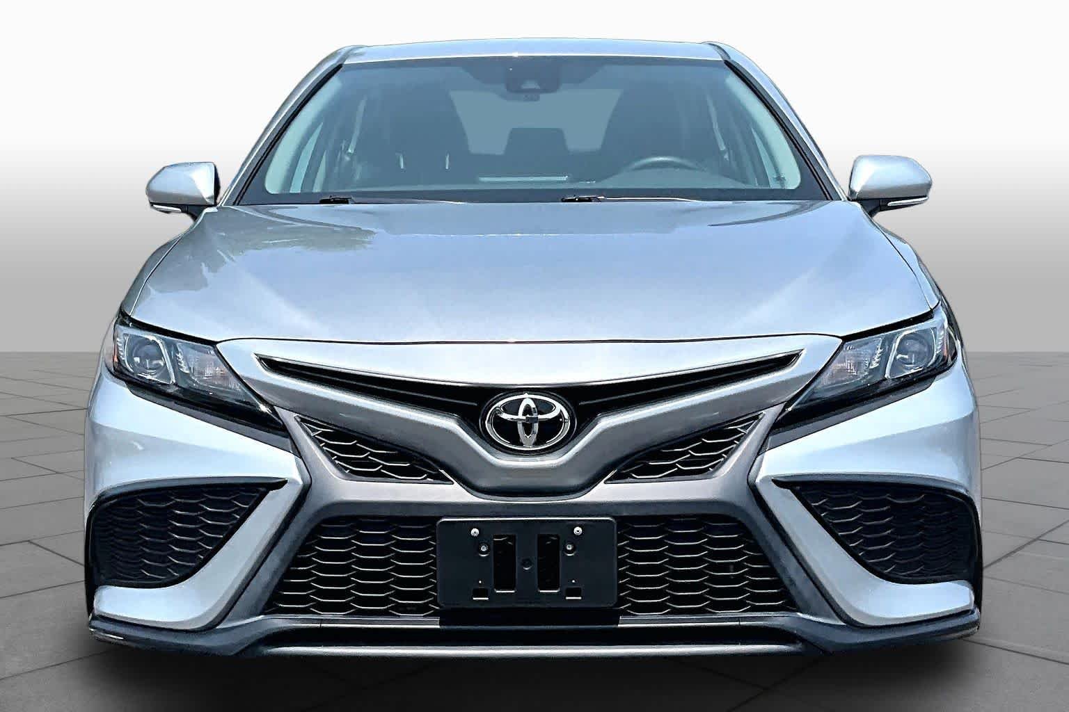 Used 2022 Celestial Silver Metallic Toyota SE image 4