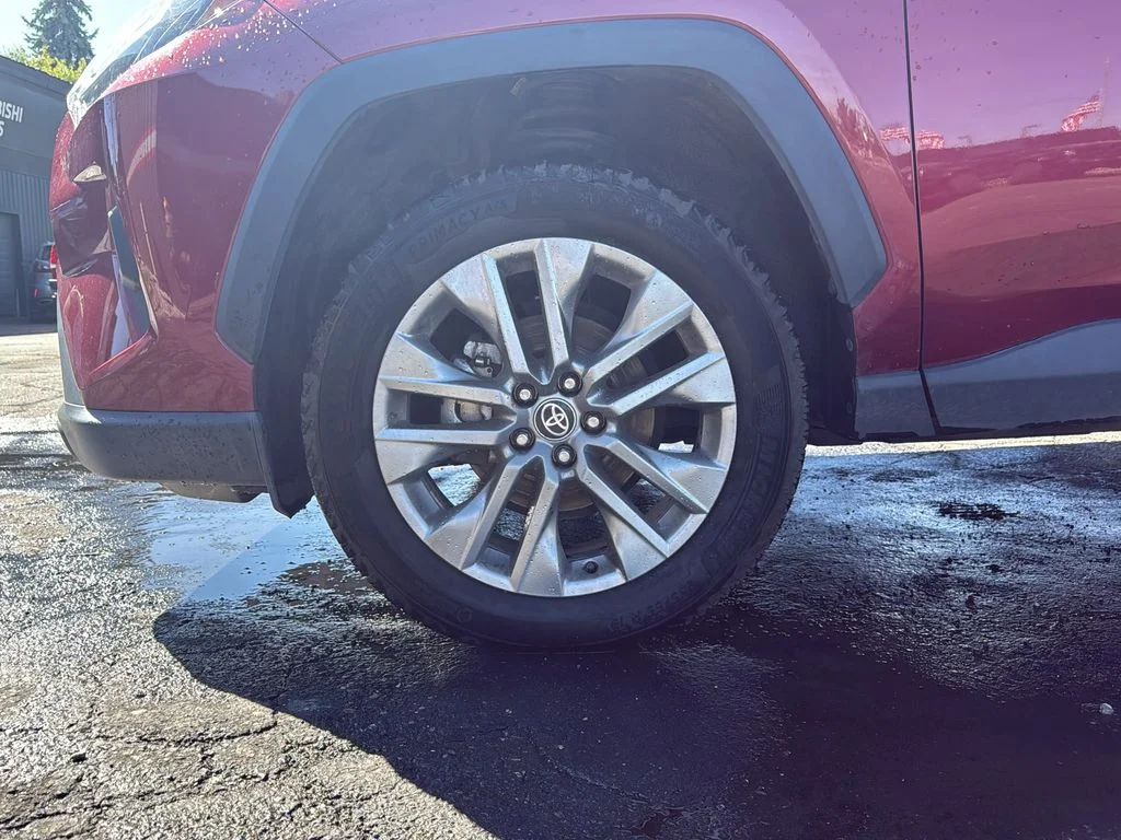 2024 Toyota RAV4 XLE Premium - Photo 31