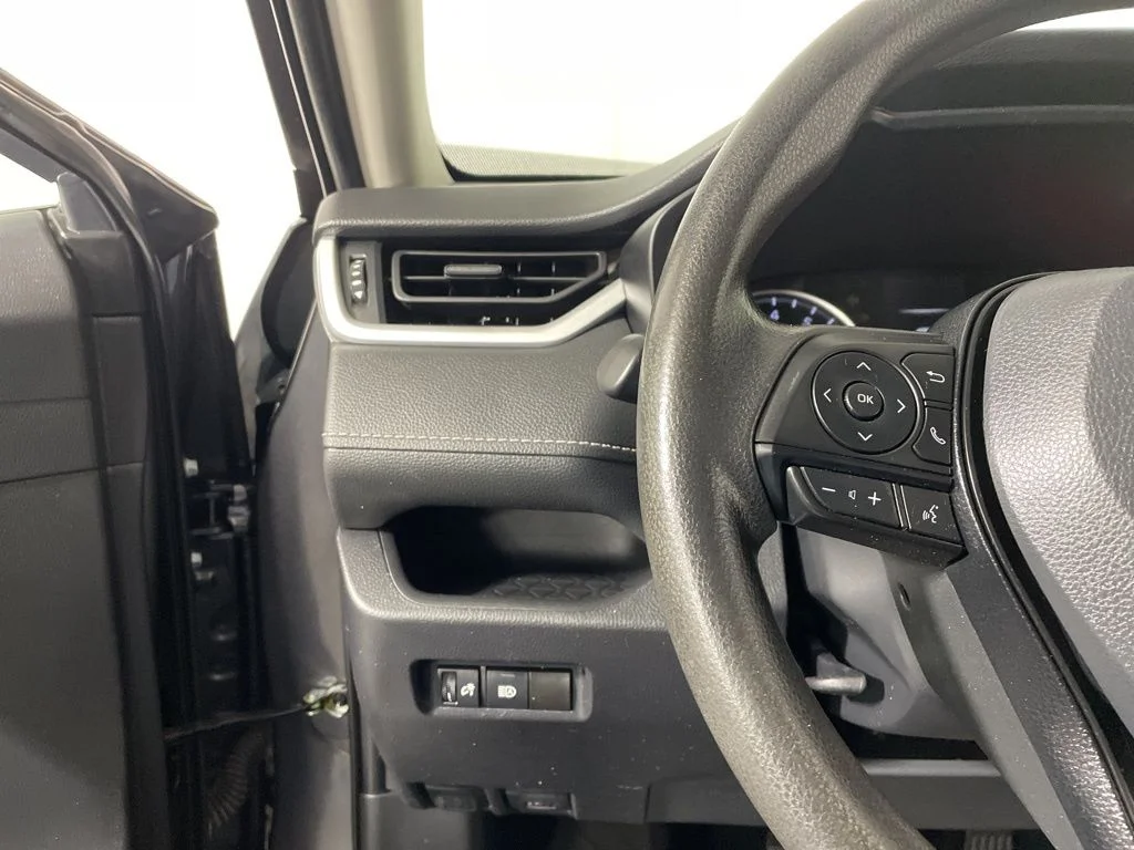 Used 2022 Gray Toyota LE image 13