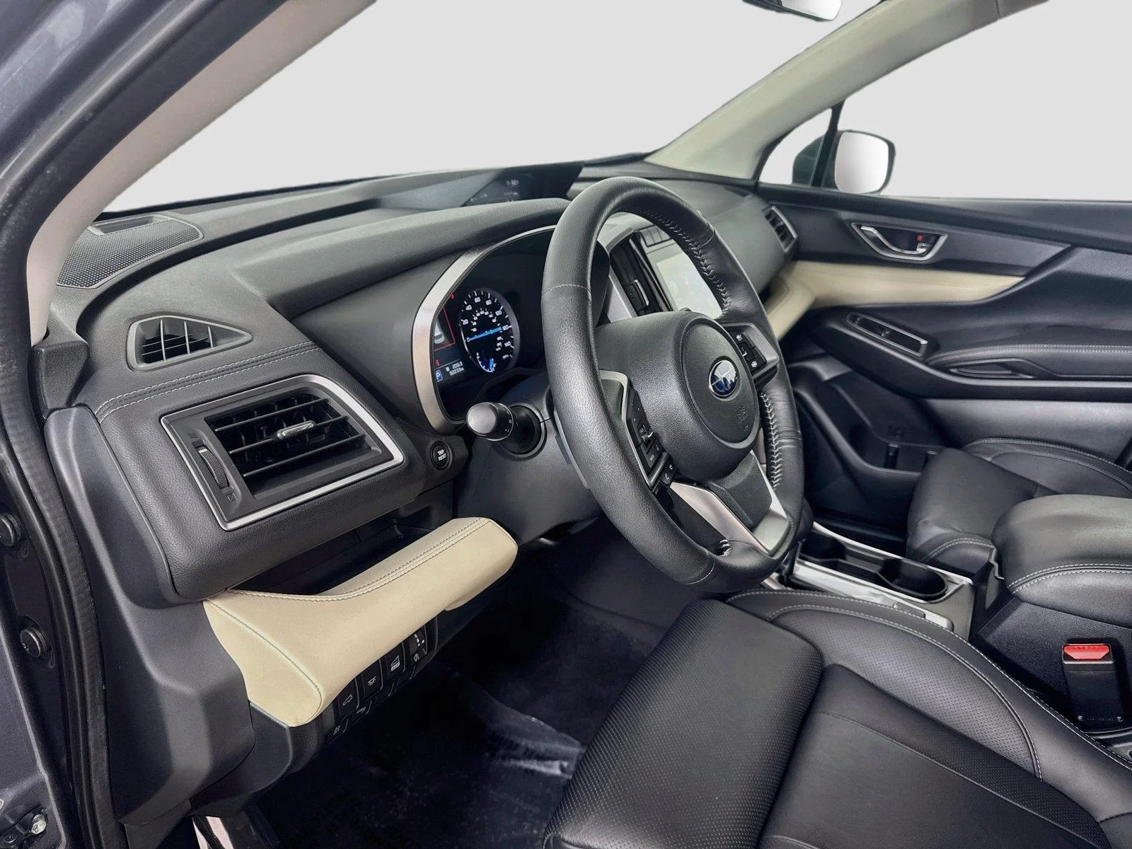 Used 2022 Magnetite Gray Metallic Subaru Limited image 9