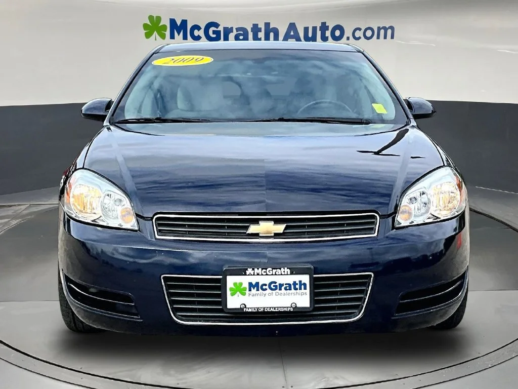 Used 2009 Blue Chevrolet LS image 2