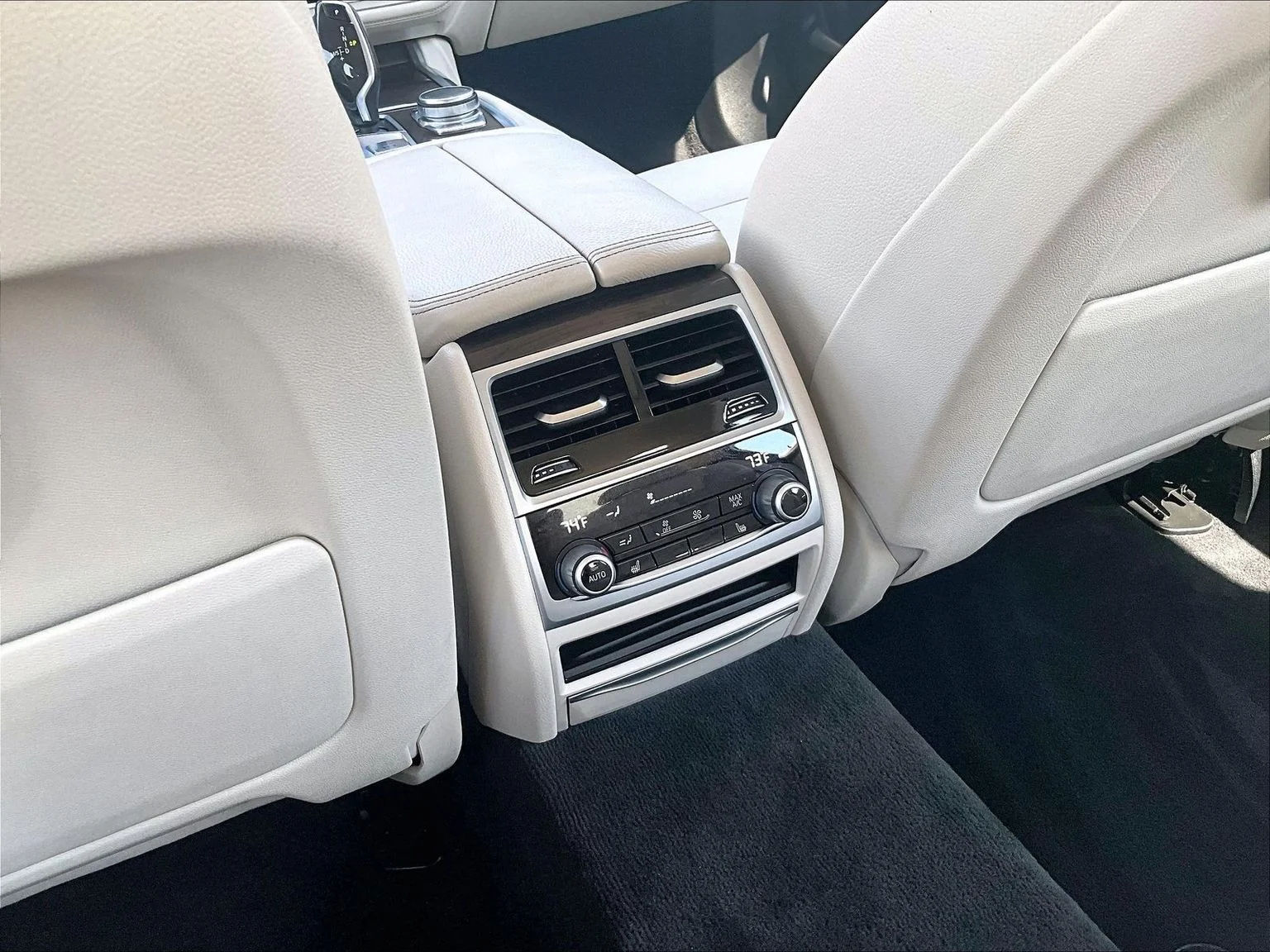 Used 2018 White BMW 740i xDrive image 34