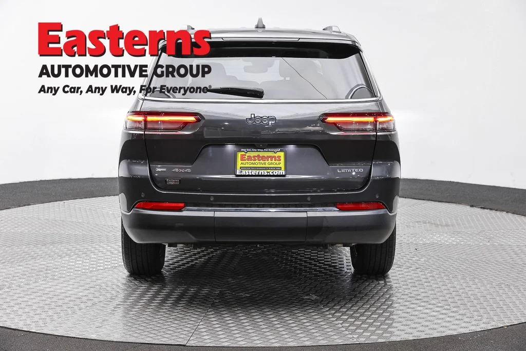 Used 2022 Gray Jeep Limited image 6