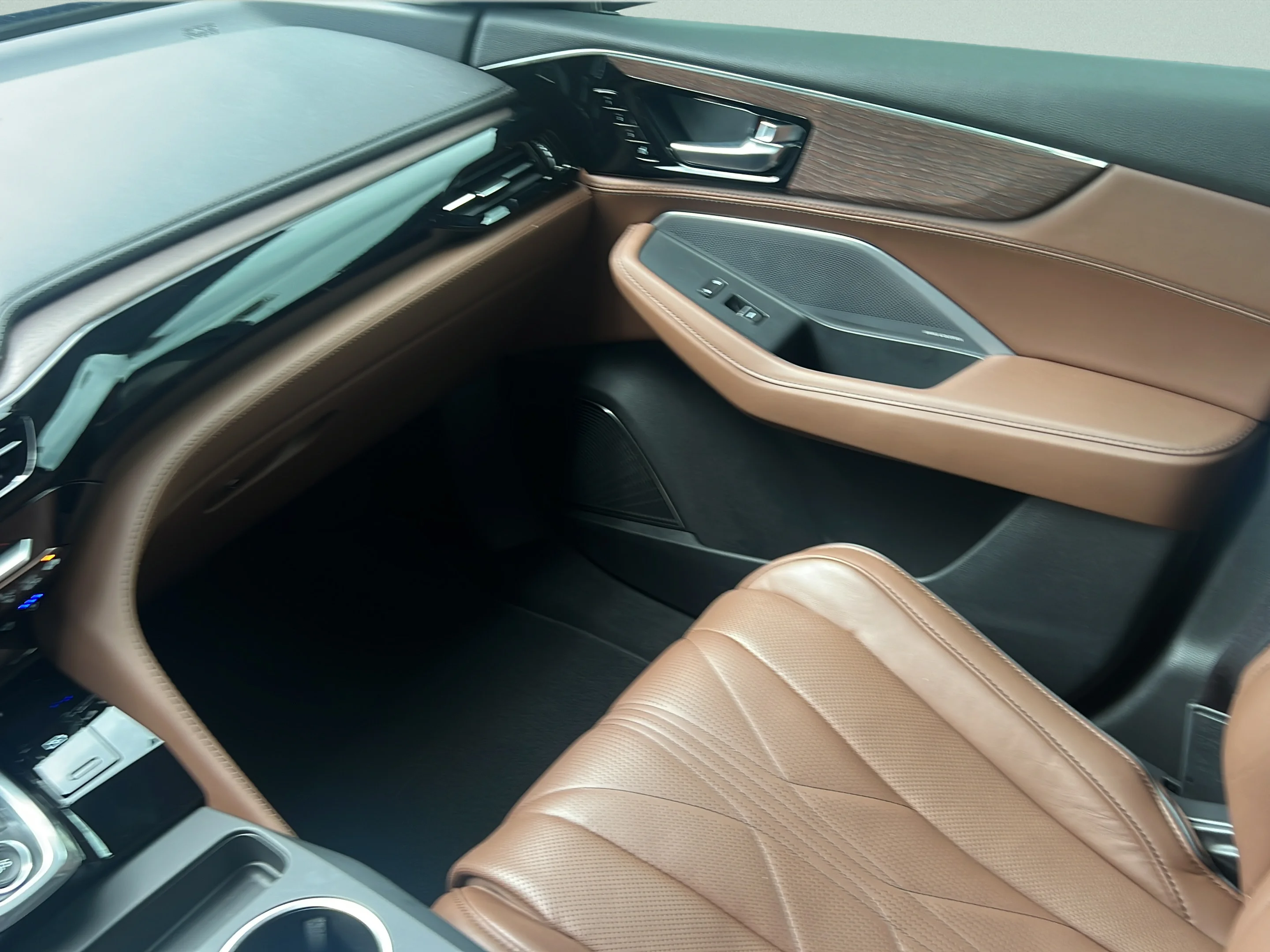 Used 2026 Liquid Carbon Metallic Acura w/Advance Package image 13