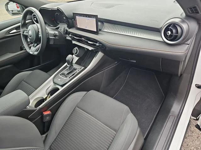 Used 2025 White Alfa Romeo Base image 31