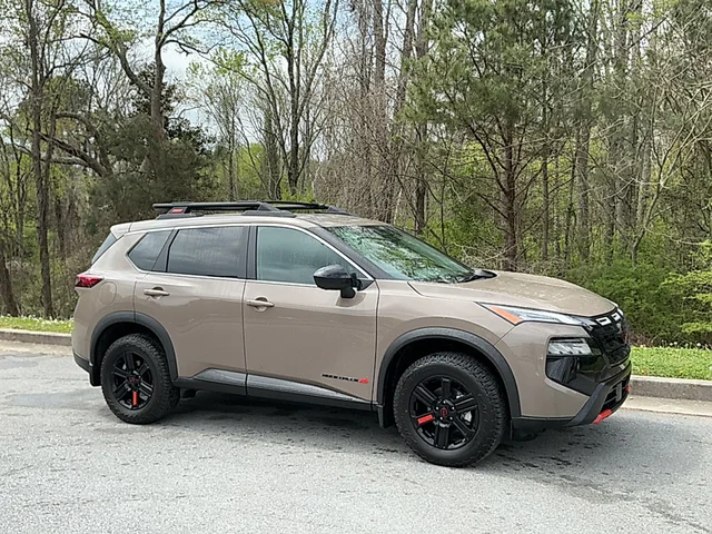 2025 Nissan Rogue Rock Creek