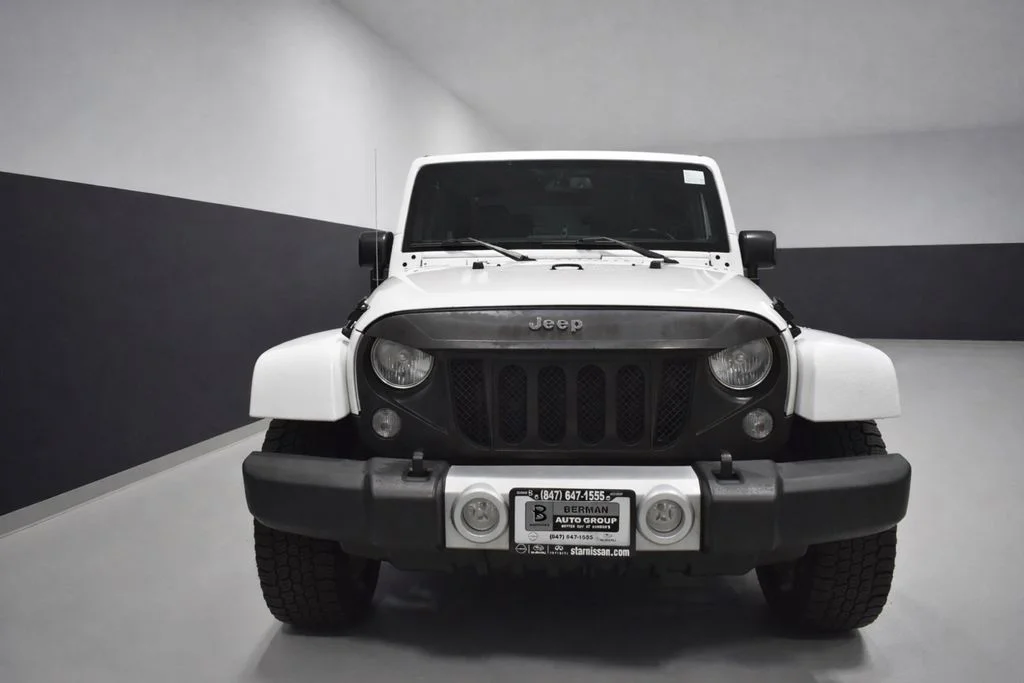 Used 2015 White Jeep Sahara image 6