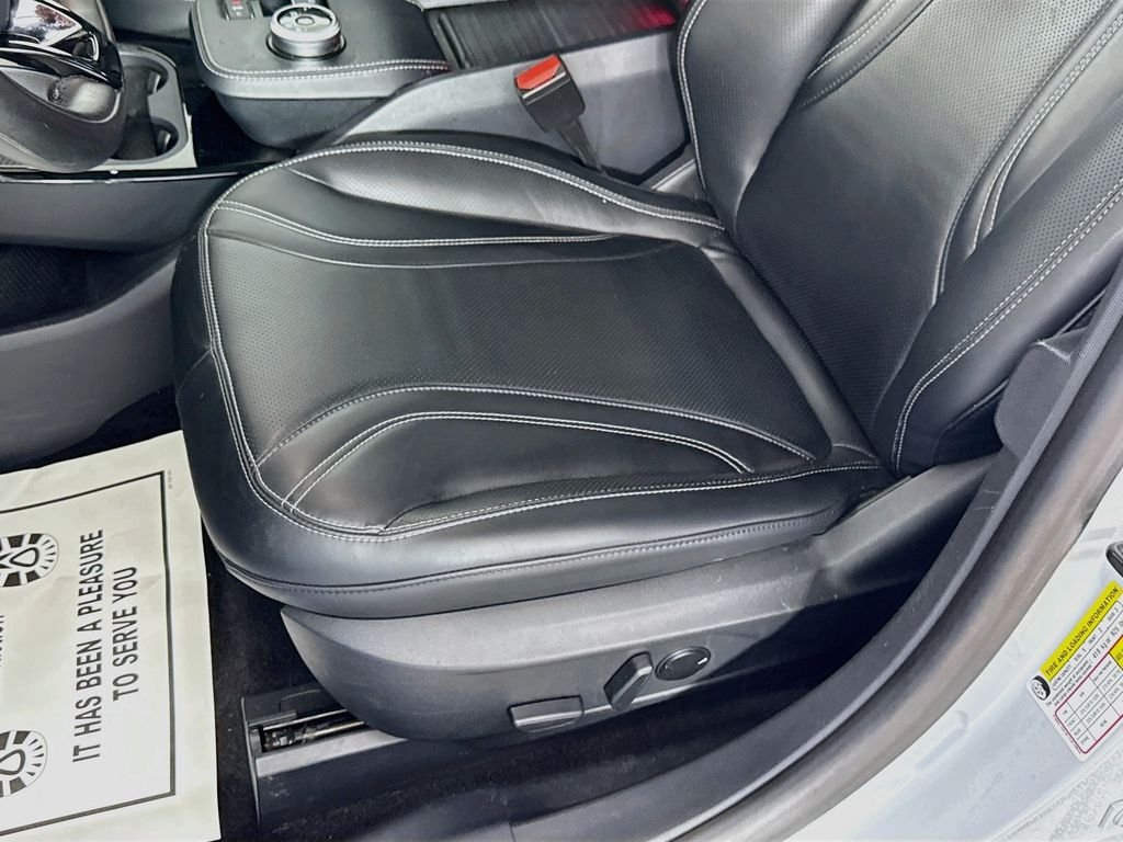 Used 2023 Space White Metallic Ford Premium image 6
