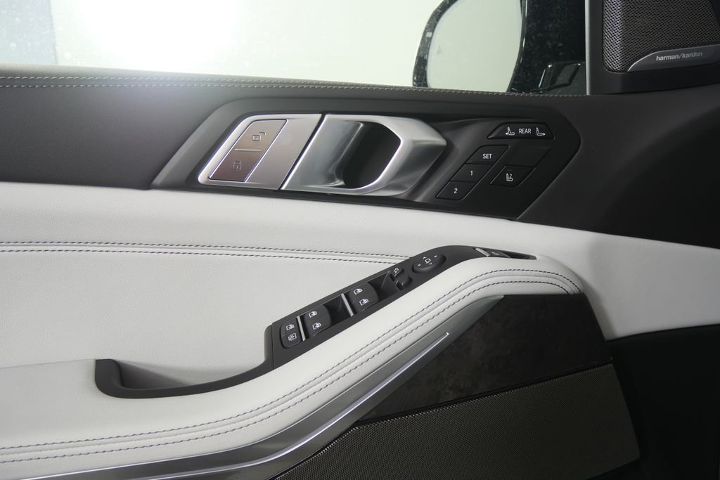 New 2027 Alpine White BMW xDrive40i image 8