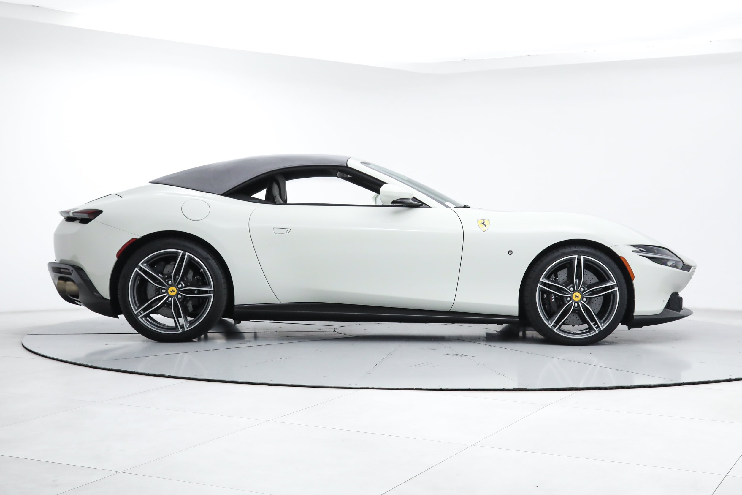 Used 2024 White Ferrari  image 11
