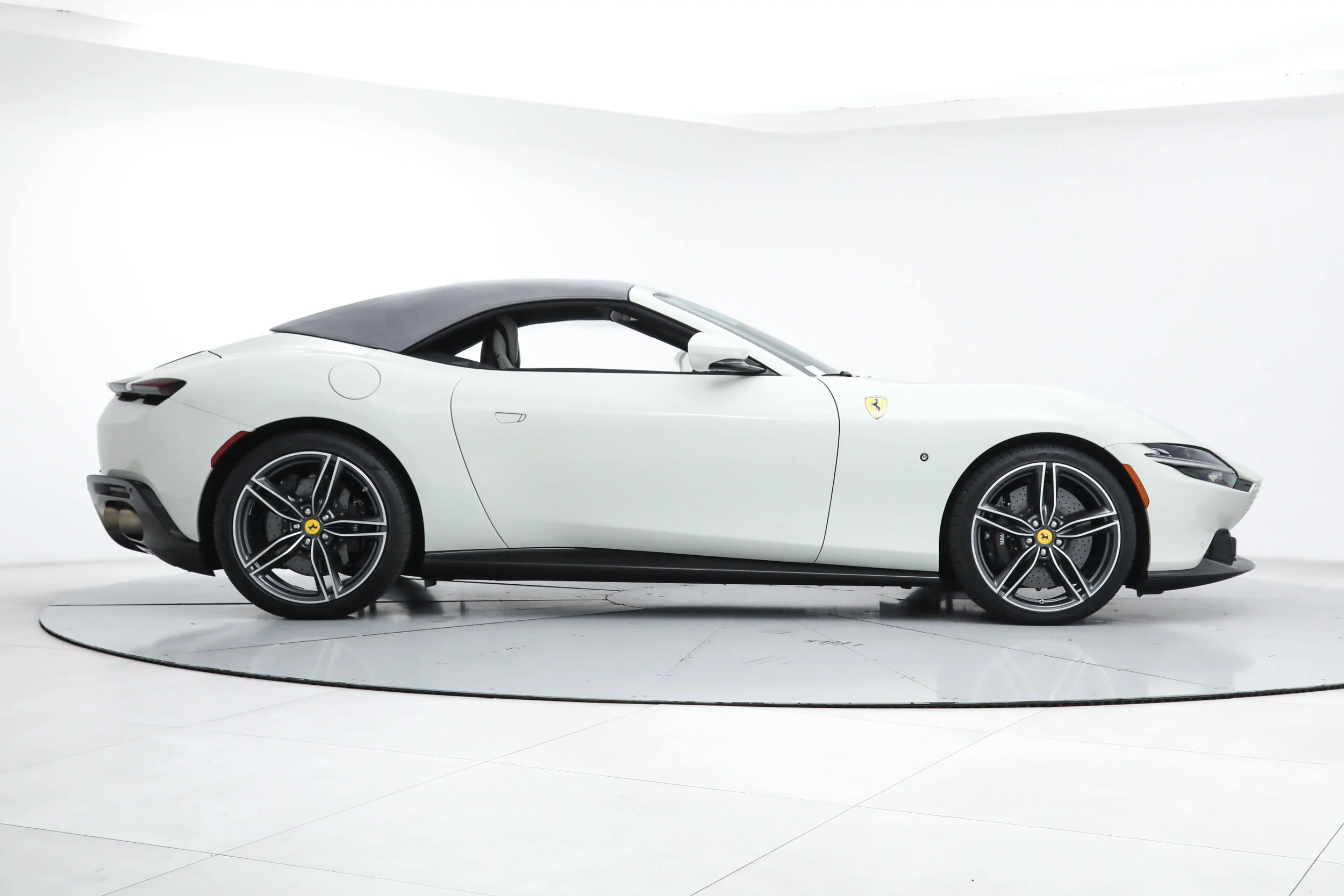 Used 2024 White Ferrari  image 11