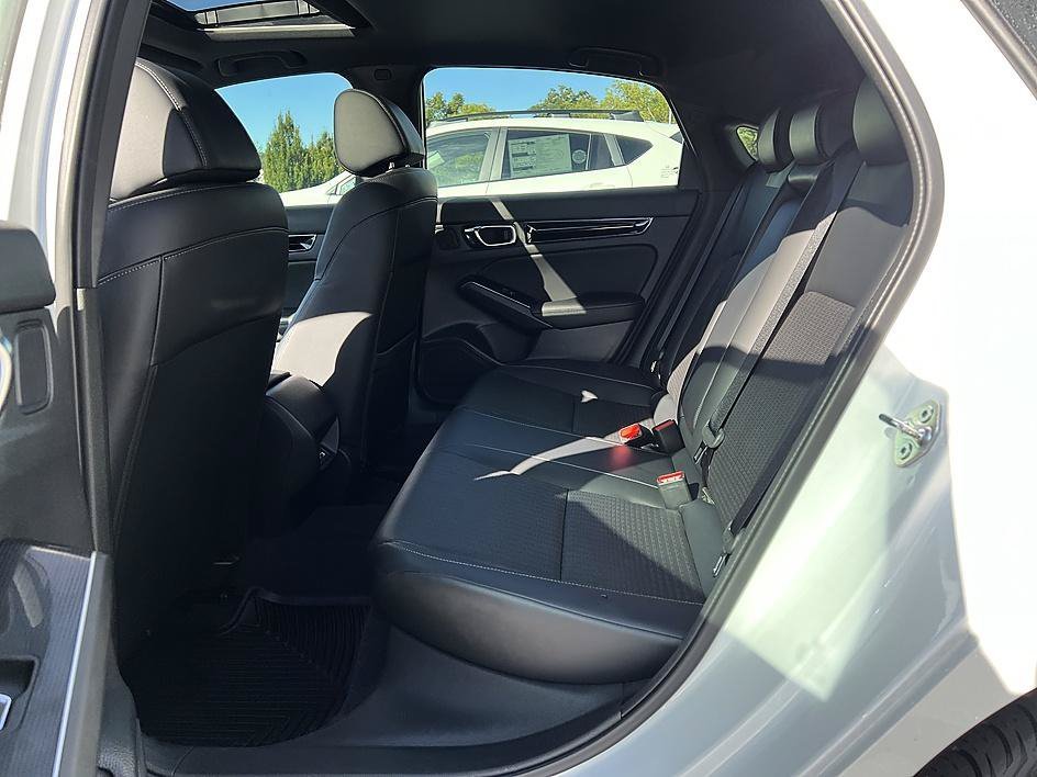 Used 2022 Platinum White Pearl Honda Sport Touring image 12