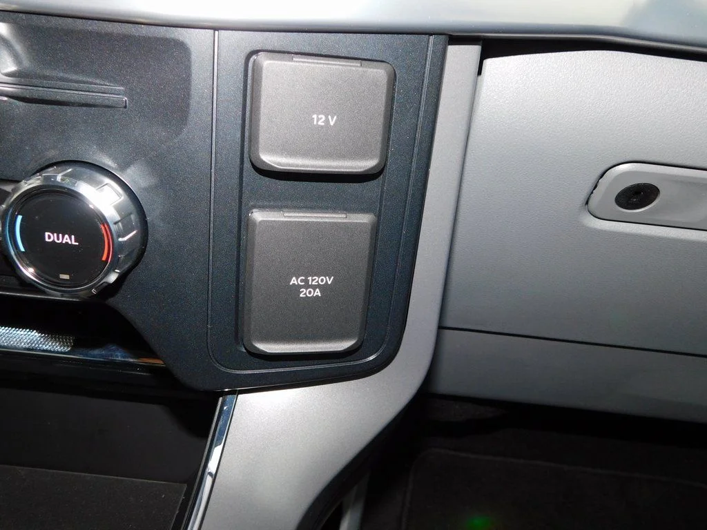 New 2026 Star White Metallic Tri-Coat Ford Lariat® image 40