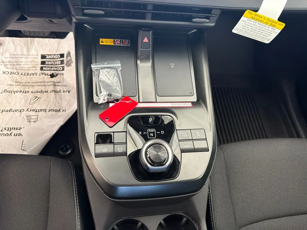 2026 Toyota C-HR SE - Photo 16