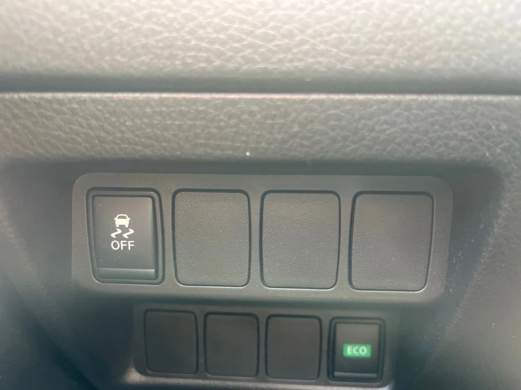 Used 2019 Gray Nissan S image 22