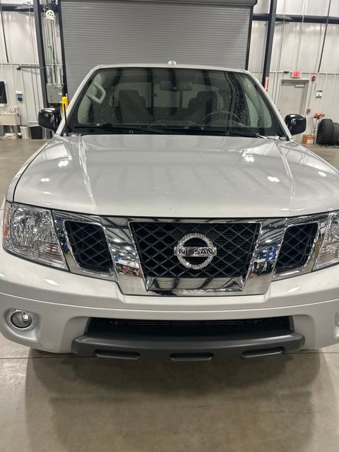 Used 2017 Brilliant Silver Nissan SV image 5