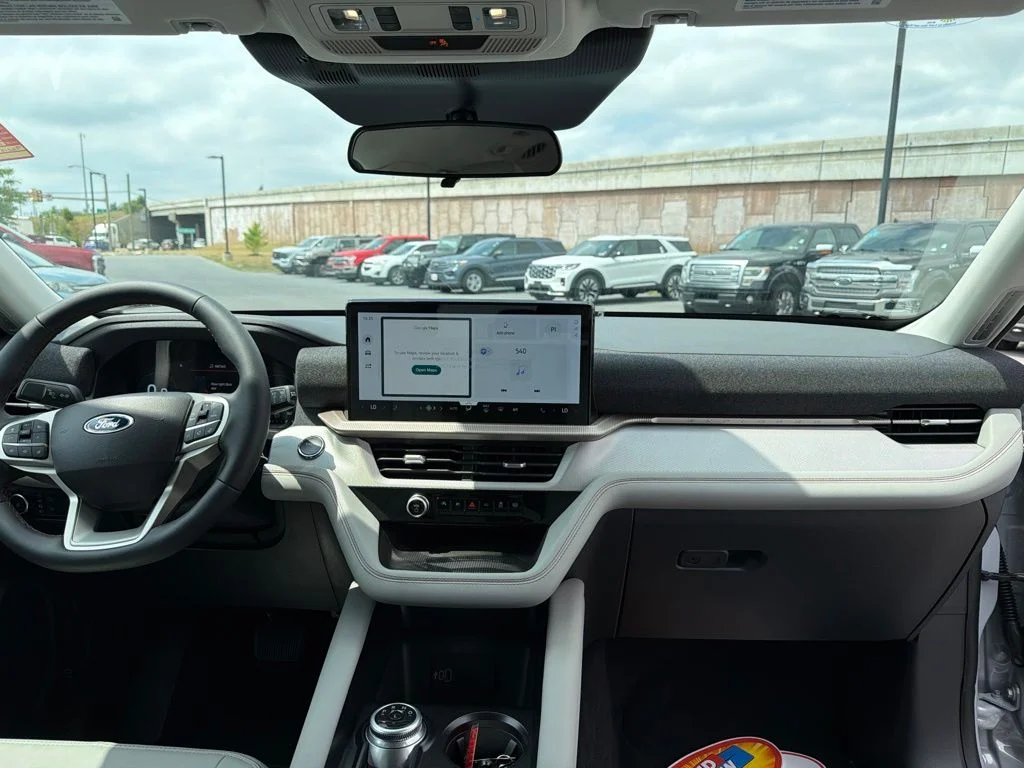 New 2026 Space White Metallic Ford Active image 18