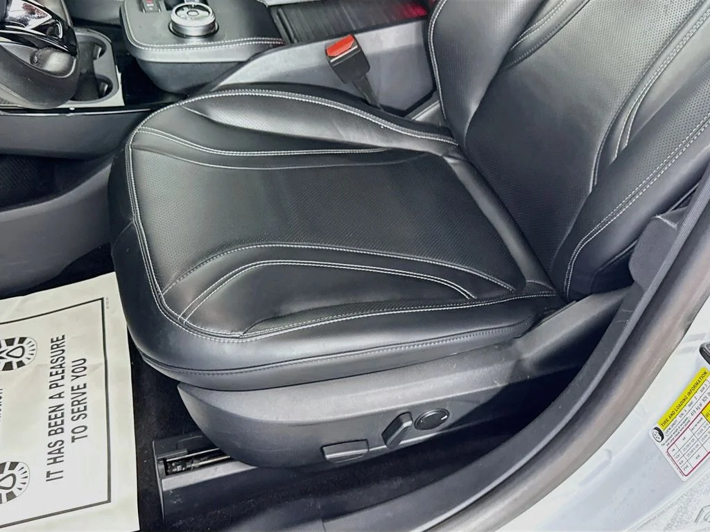 Used 2023 Space White Metallic Ford Premium image 6