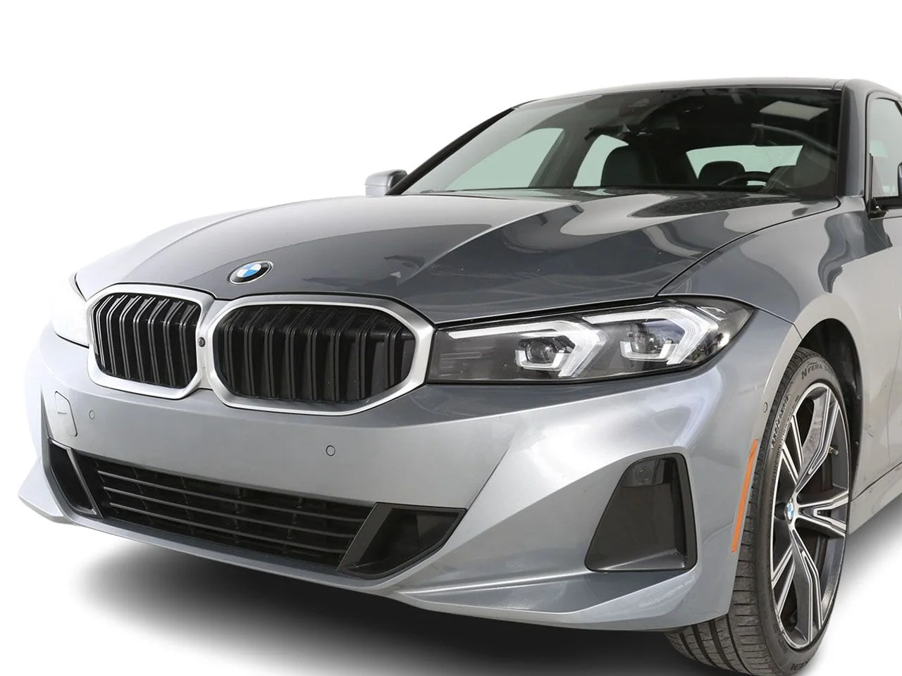 Used 2023 Gray BMW 330i xDrive image 3